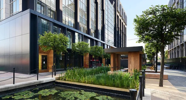 ease-india-hero-img-2